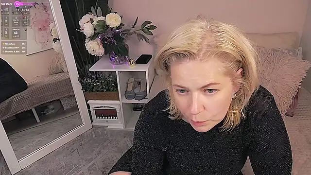 lorabigass - Lorabigass's free webcam - UK Sex Cams