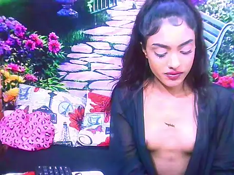 IndianPretty14u2Luv webcam