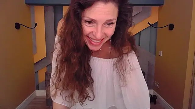EllaLong webcam