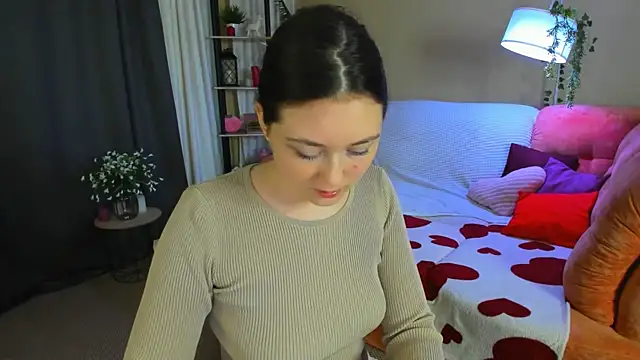 AlluringLookk webcam