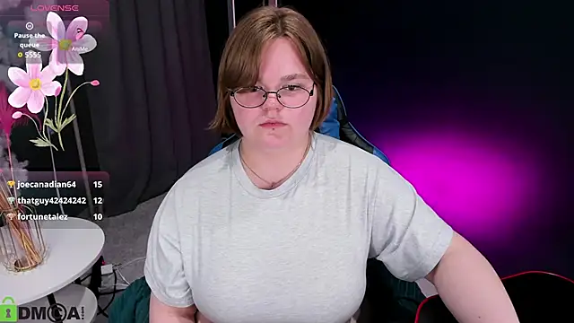Maneela_Kennedy webcam