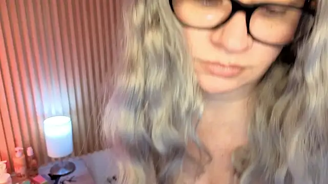 MarianL0ve webcam