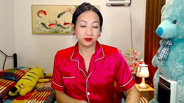 LovelyQueen69 webcam