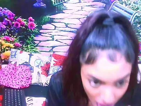 IndianPretty14u2Luv webcam
