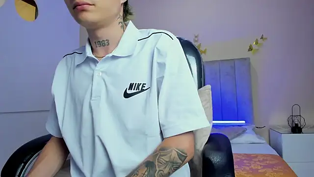 Nascary_Fox webcam