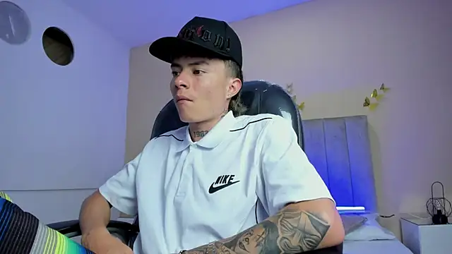 Nascary_Fox webcam