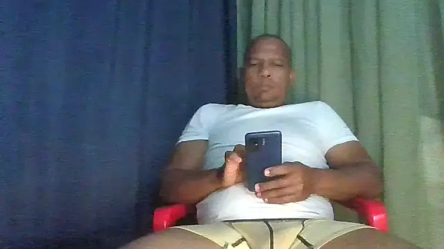 bigblackcock75 webcam