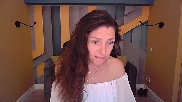 EllaLong webcam