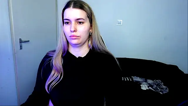 ShyHotNerd webcam