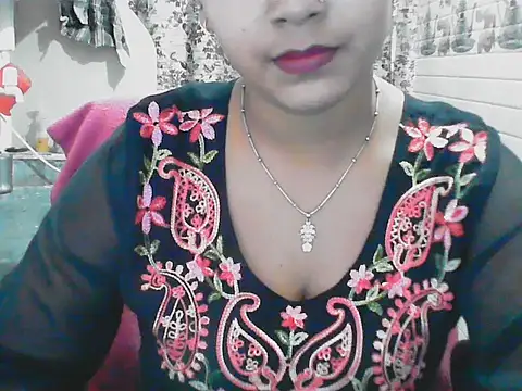 LovingPihu webcam