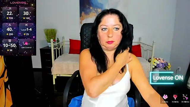 Julia_Dean webcam