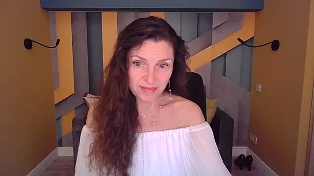 EllaLong webcam