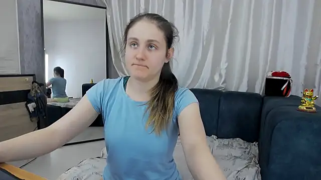 Holliy_Cooper webcam