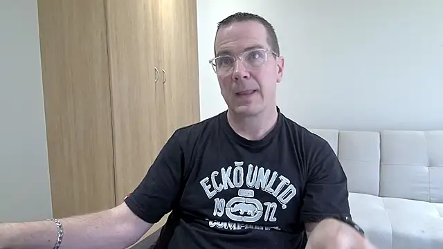 BrettJ81 webcam