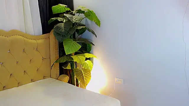 MajesticTransPinayDiva webcam