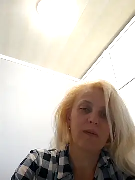 MiaLove183 webcam