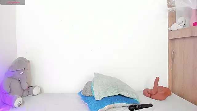 TianaGlow44