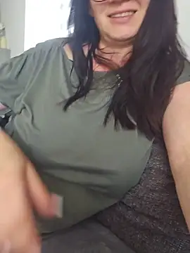 kristenvega (F milf) - Oil tits and suck nipless