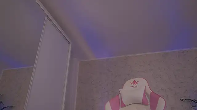 Ava-Diamond webcam