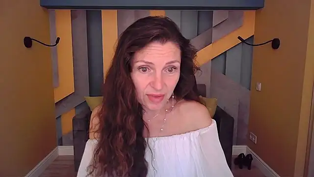 EllaLong webcam