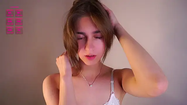ClarineCasebolt webcam