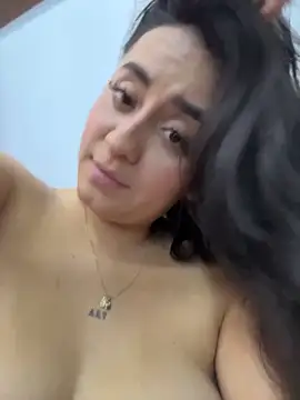 Antonella_Julieta webcam