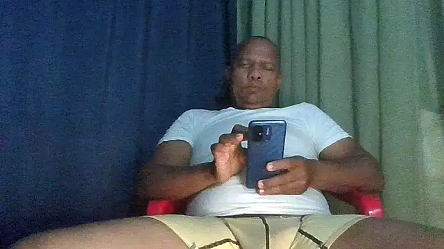 bigblackcock75 webcam