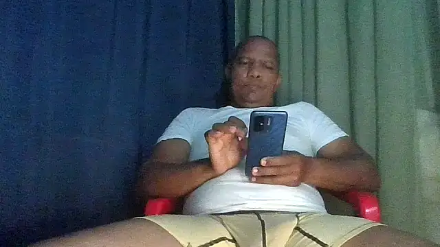 bigblackcock75 webcam