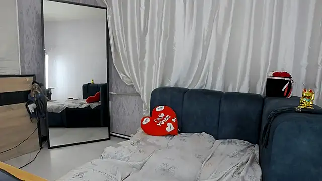 Holliy_Cooper webcam