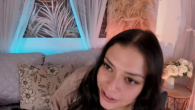 Nicolle_W webcam