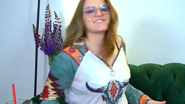 AlexaAvery webcam
