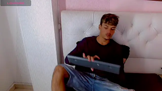 Angel_foxc13 webcam