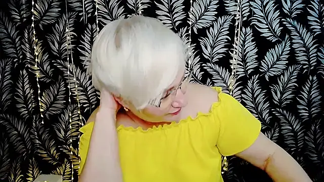 Olivia_playful webcam