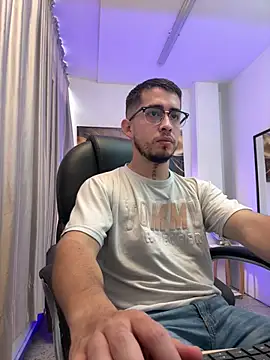 Tommas_Jhonson webcam