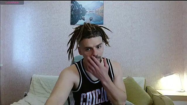 Aestheticguy101 webcam