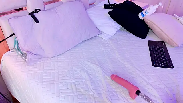 mia_hank webcam