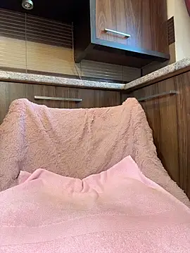 Hotmomcheckk_ webcam