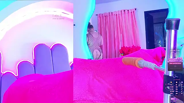 NathaxaLeans webcam