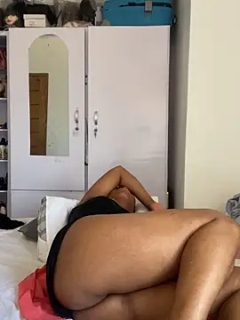 PrettyNina77 webcam