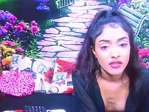 IndianPretty14u2Luv webcam