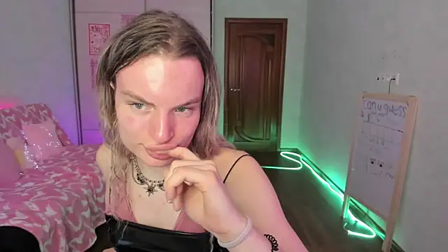 milliKira006 webcam