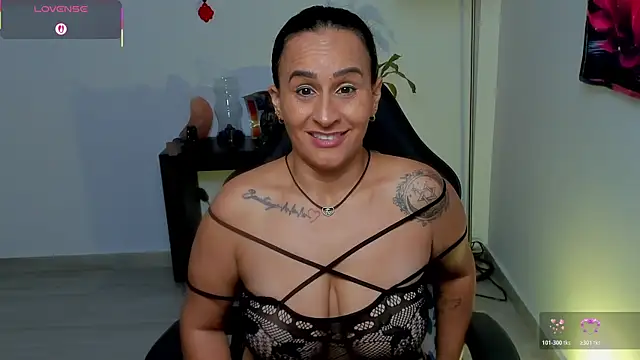 Sara_Charmy webcam