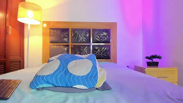 Zoe_sky1 webcam