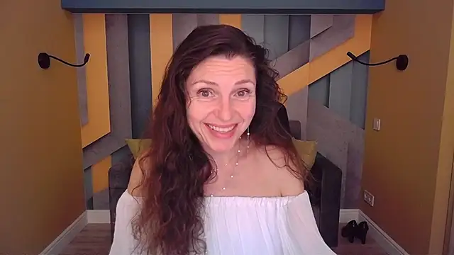 EllaLong webcam
