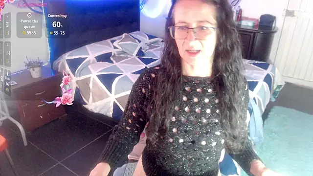 aura_latinax webcam