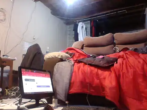 Almudena22 webcam