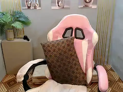 TsVelinda_Monroe webcam