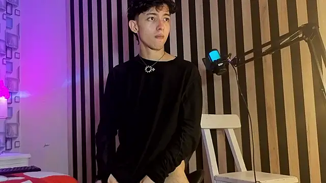 Twink_Sebas7 webcam