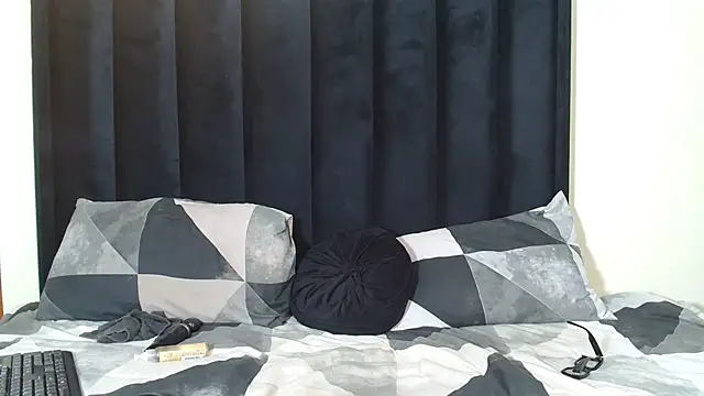 SubmissiveBabe01 webcam
