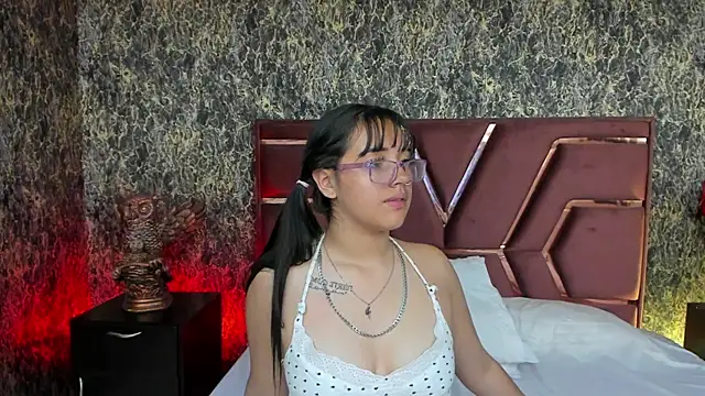 AnyaHeart webcam